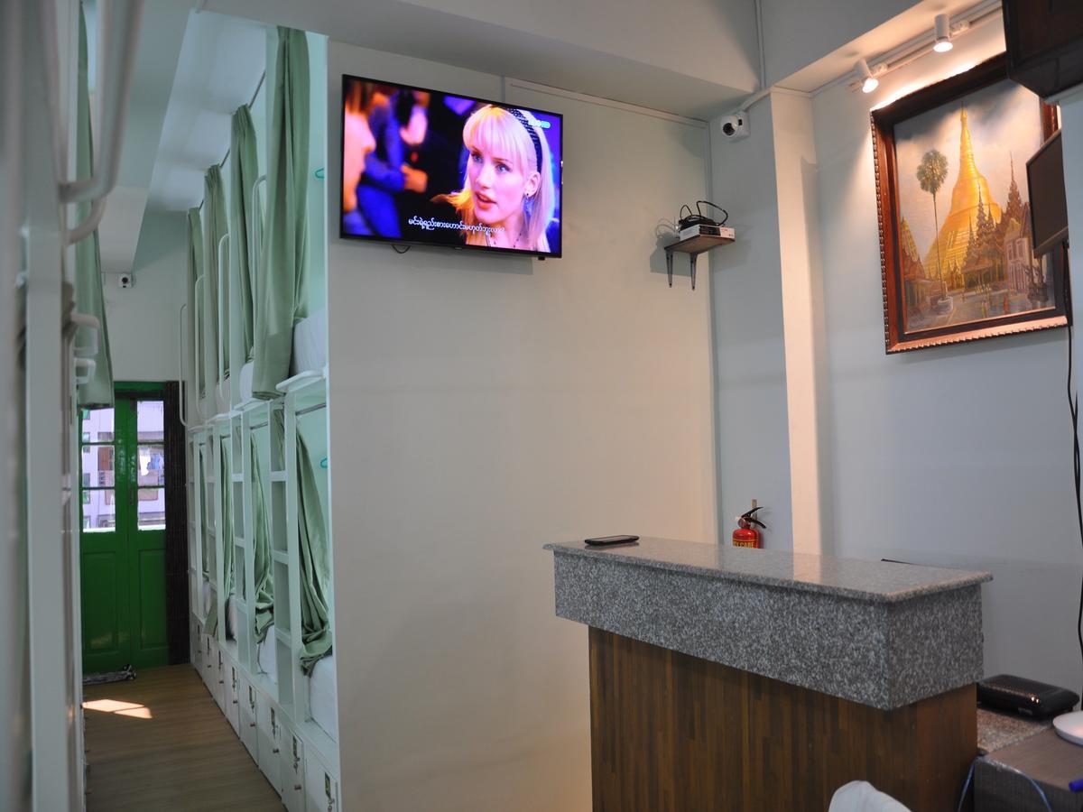 Hostel Latha Yangon Exterior foto