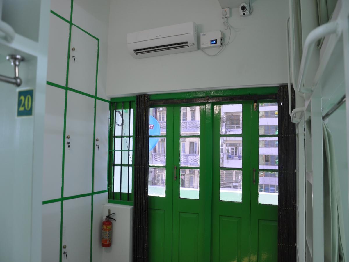 Hostel Latha Yangon Exterior foto