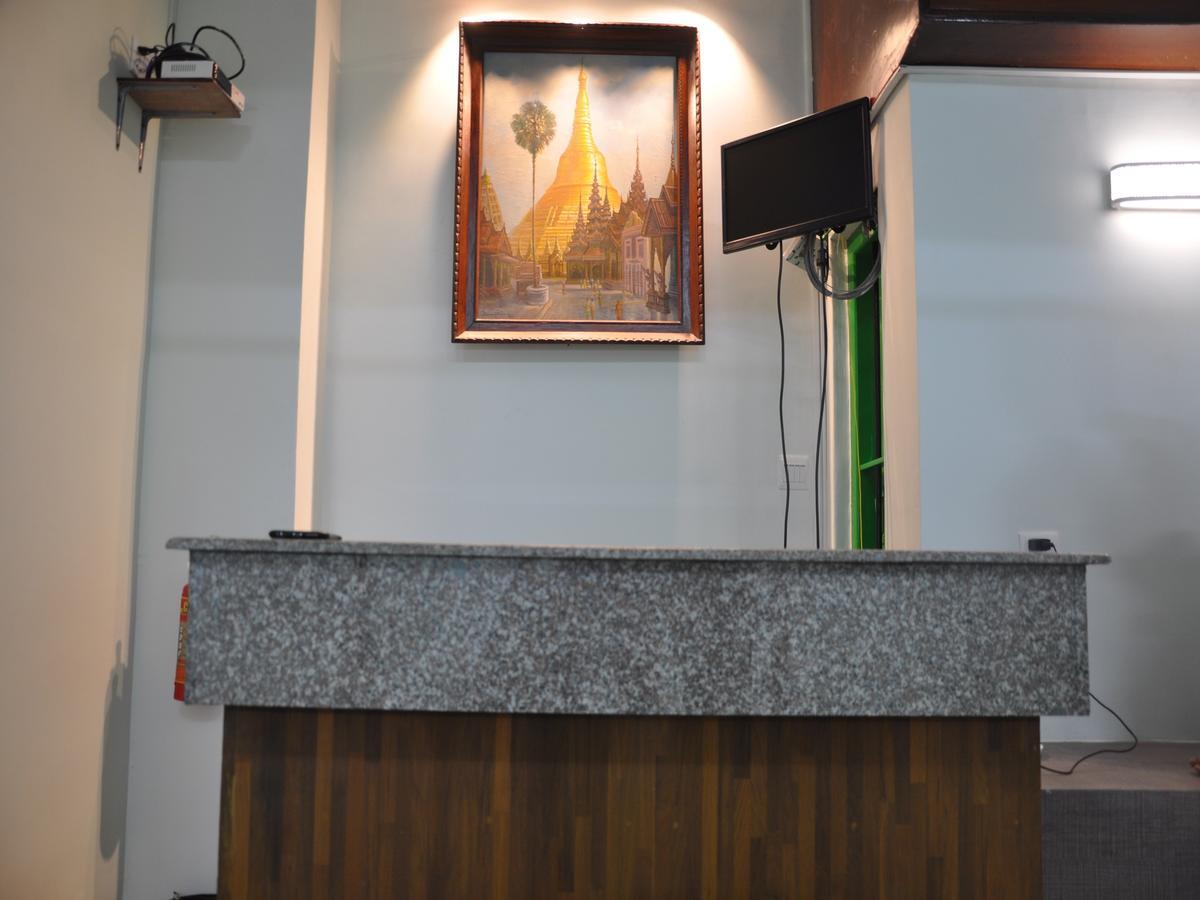 Hostel Latha Yangon Exterior foto
