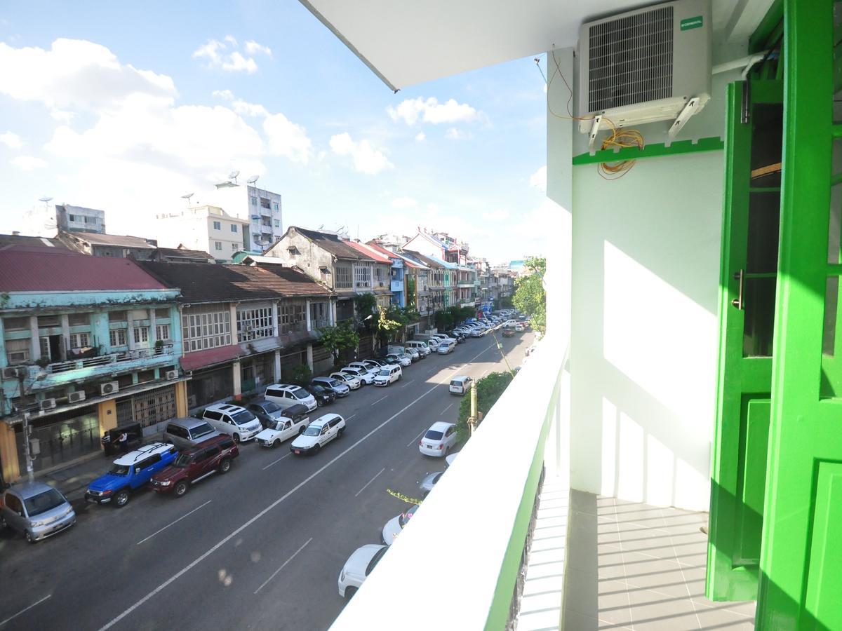 Hostel Latha Yangon Exterior foto